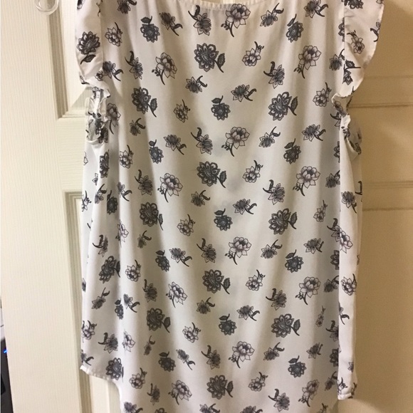 Loft cami size small. - Picture 2 of 4